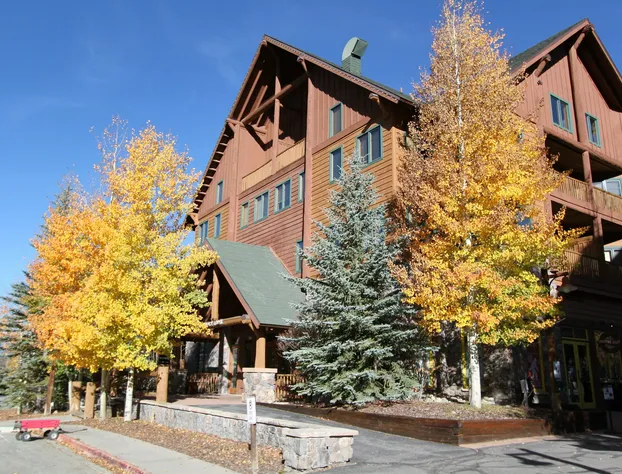 Arapahoe Lodge #8102 by Summit County Mountain Retreats hotel detail image 2