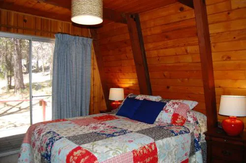 46R Manzanita Lodge hotel detail image 4