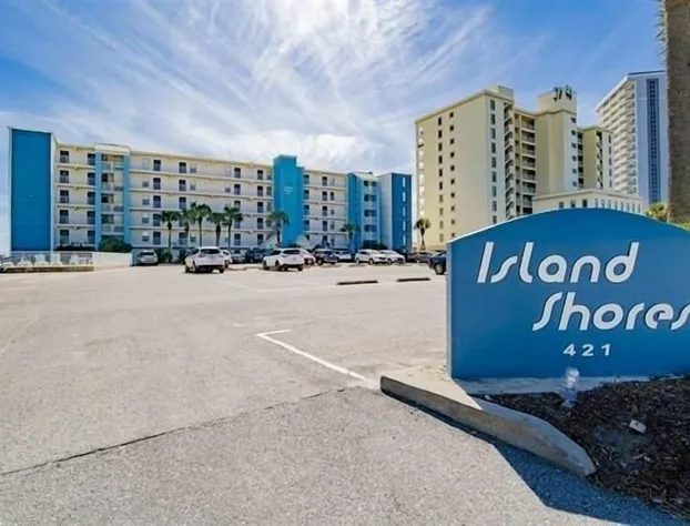 Island Shores hotel detail image 1