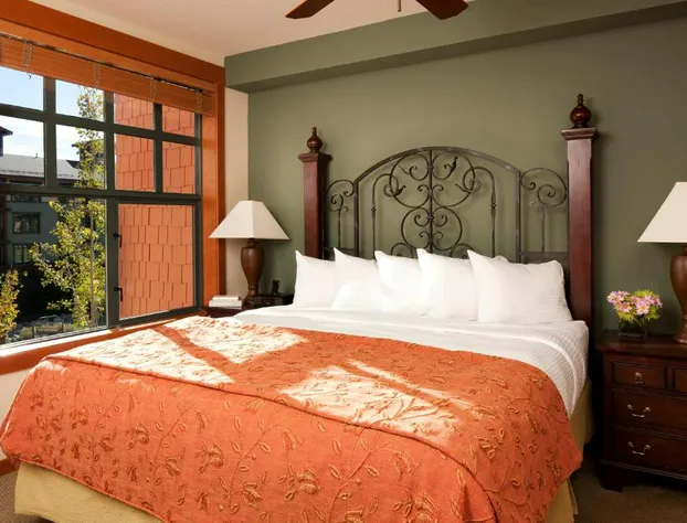 The Village Lodge hotel detail image 2