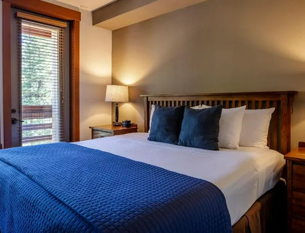 The Village Lodge hotel detail image 4