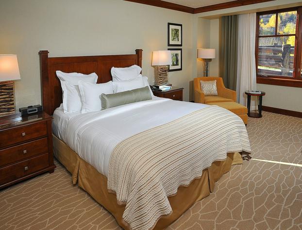Ritz Carlton Bg Residentail St #327/328 2 Bedroom Condo by RedAwning hotel detail image 4