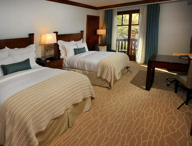 Ritz Carlton Bg Residentail St #327/328 2 Bedroom Condo by RedAwning hotel detail image 2