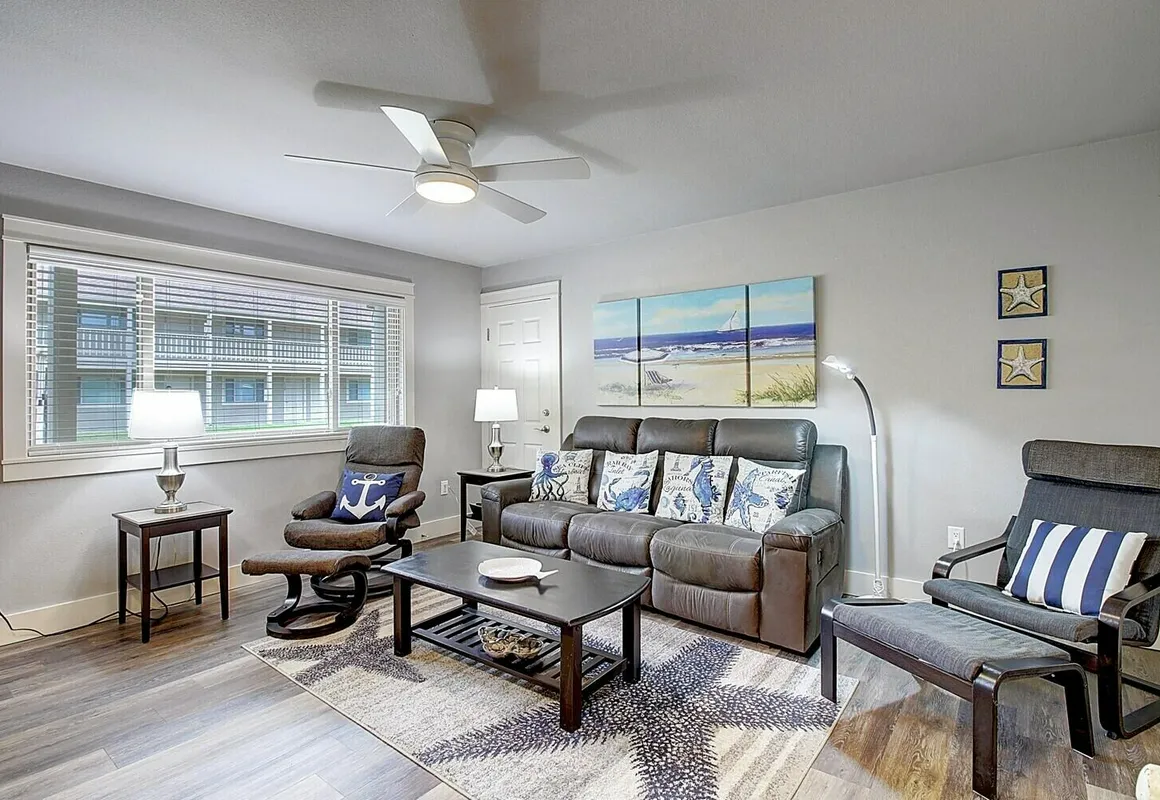 Courtyard #115 1 Bedroom Condo By Redawning hotel hero