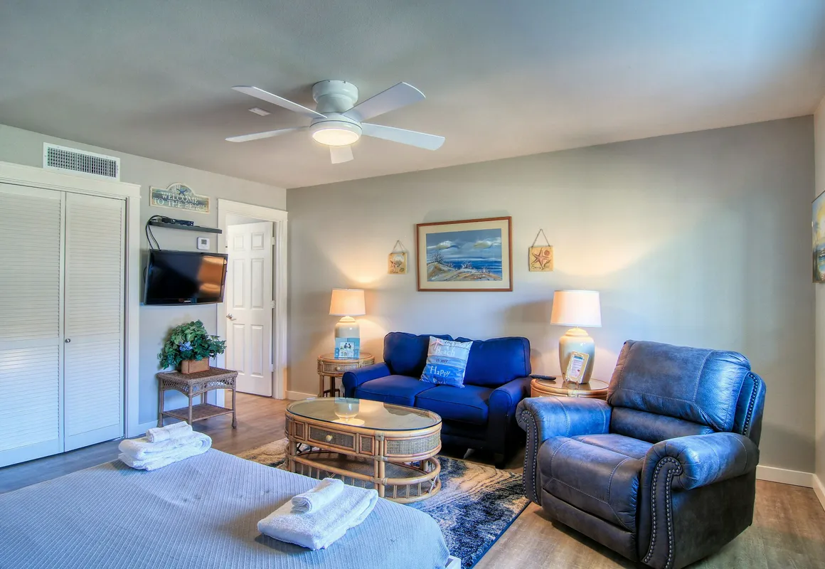 Courtyard #113 Studio Bedroom Condo By Redawning hotel hero