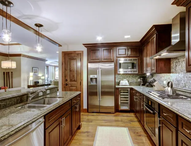 Ritz 2br Plus Den Rrr217 Rrri hotel detail image 1