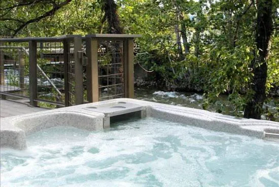 Rock Creek Jewel hotel hero