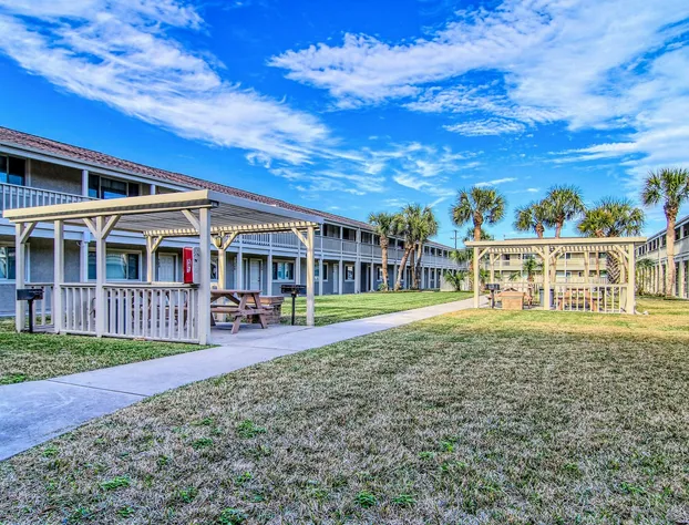 Courtyard #118 1 Bedroom Condo By Redawning hotel detail image 2