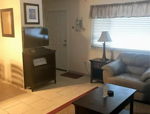 Courtyard #210 Condo hotel detail image 3