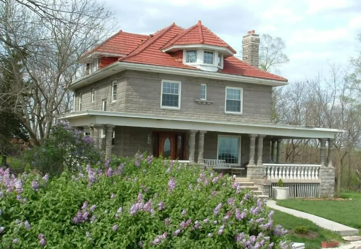 Prairie Creek Inn hotel hero