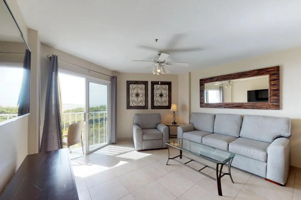 Vitamin Sea hotel hero