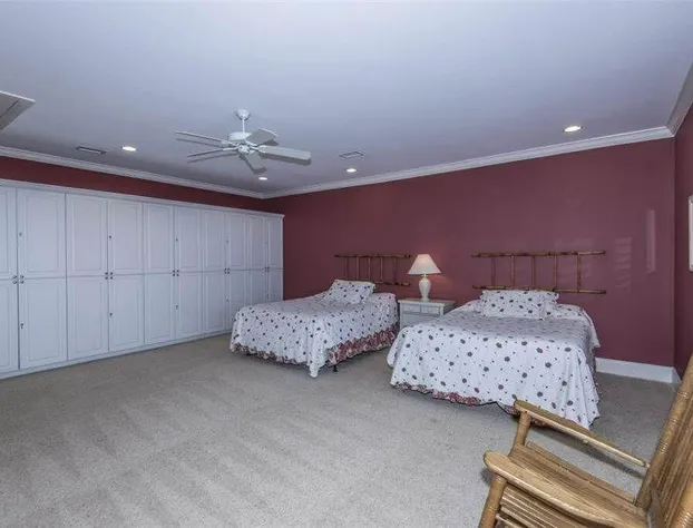 Four Seasons hotel detail image 1