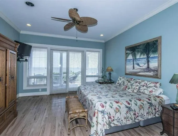 Four Seasons hotel detail image 3