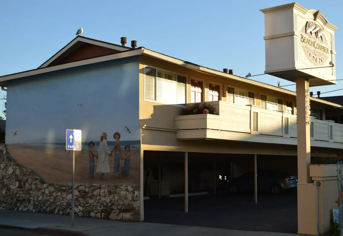 Beachcomber Inn hotel hero