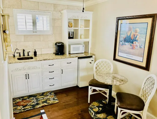 Beachcomber Inn hotel detail image 2