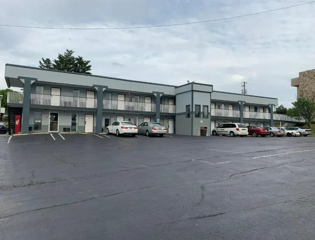 Royal Inn & Suites hotel detail image 1