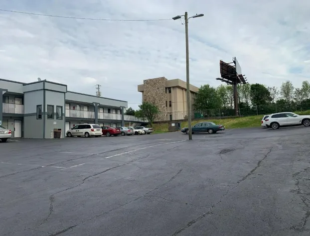 Royal Inn & Suites hotel detail image 2