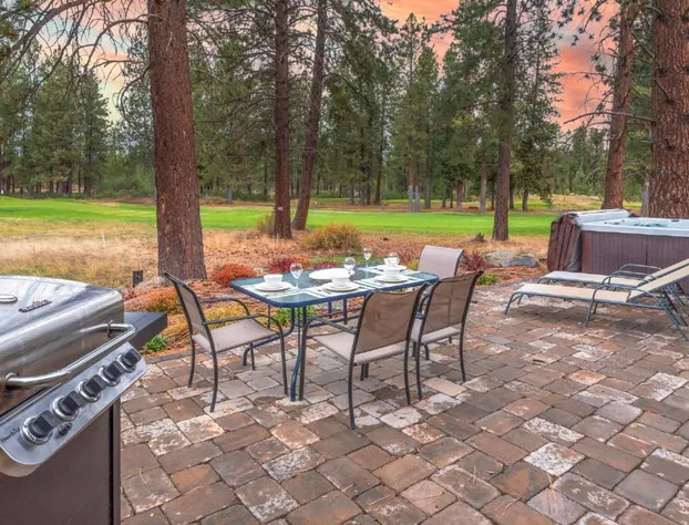 Pine Post Lodge hotel detail image 2