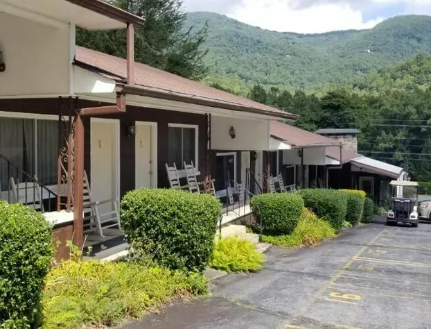 Tanglewood Motel and Log Cabins hotel detail image 1