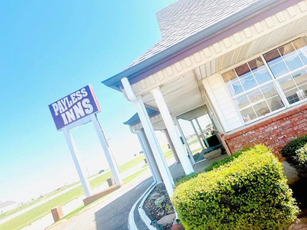 Payless Inn hotel hero