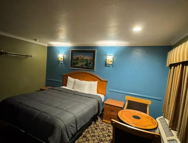 Sunset inn &Suites hotel detail image 4