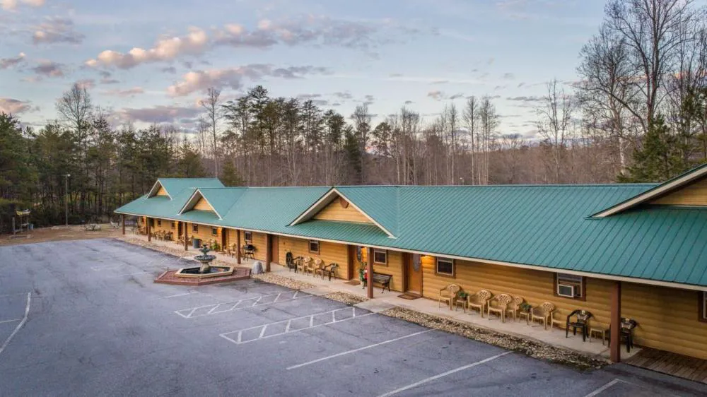 Nacoochee valley motel hotel hero