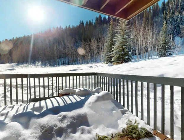 Cute 2 Bedroom East Vail Condo #1202 with Shuttle hotel detail image 4