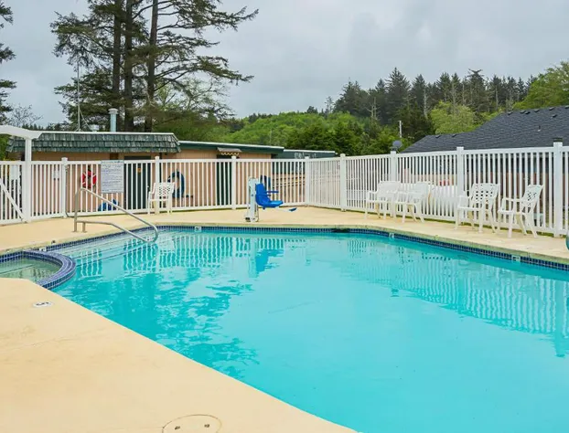 Long beach Camping Resort Yurt 8 hotel detail image 4