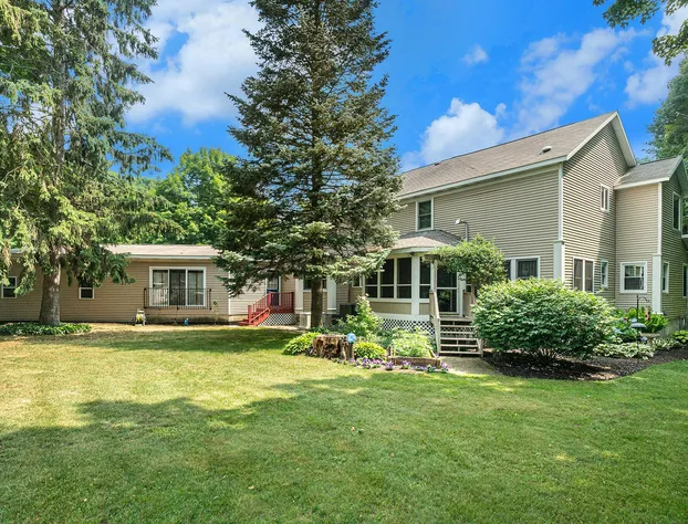 Black River Inn Bed and Breakfast hotel detail image 2