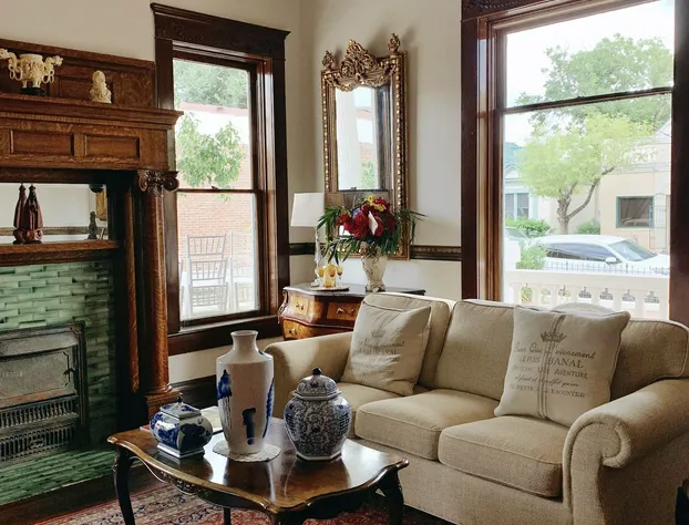 Laredo Mansion hotel detail image 4