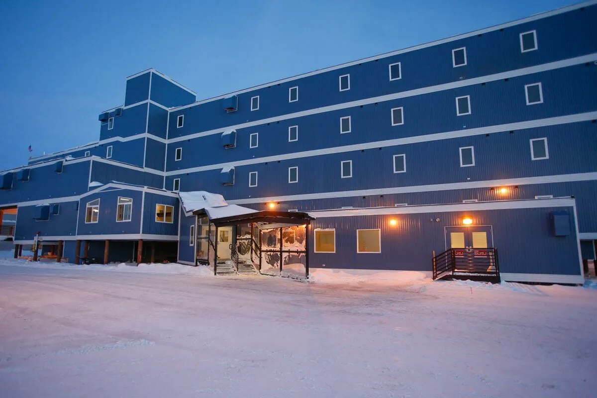 Brooks Camp hotel hero