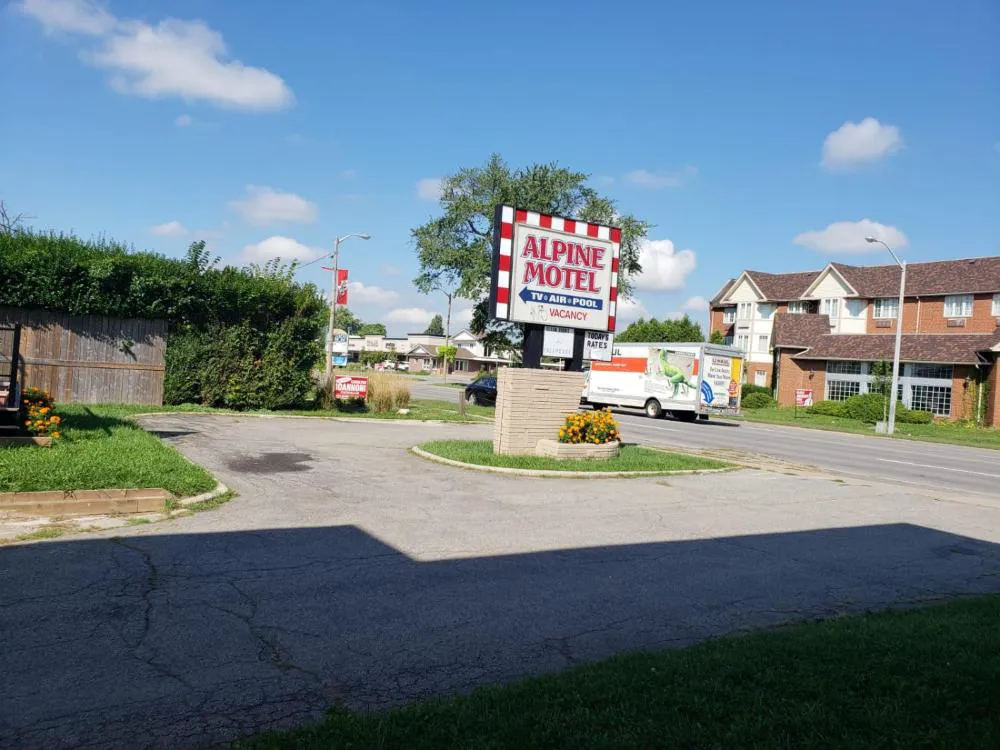 Alpine Motel hotel hero