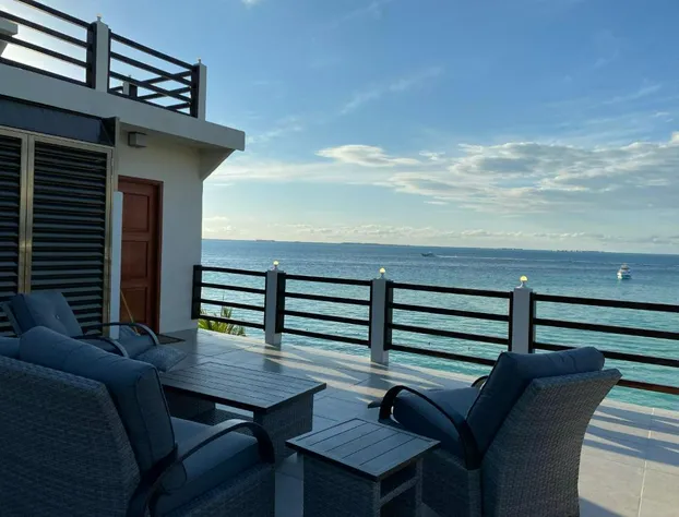 Cuxos Hotel Beachfront hotel detail image 4