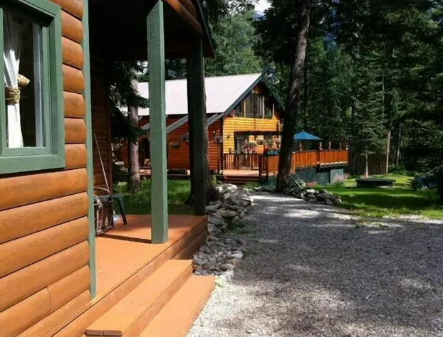 Mount Robson Mountain River Lodge hotel detail image 1