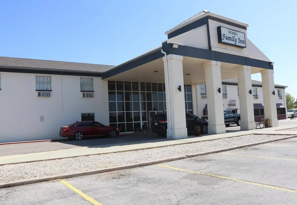 Hobbs Family Inn hotel hero