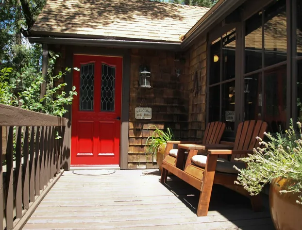 Strawberry Creek Inn Bed & Breakfast hotel detail image 1