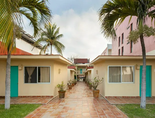 Las Arenas Bungalows Melaque hotel detail image 1