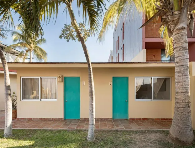 Las Arenas Bungalows Melaque hotel detail image 1