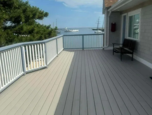 Vineyard Harbor Motel - Private Beach hotel detail image 3