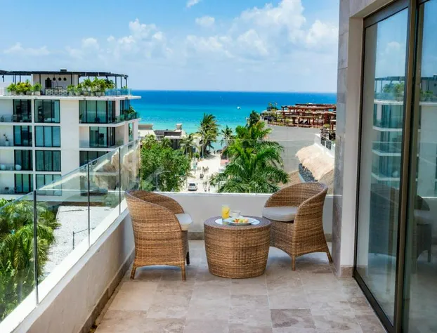 The Reef 28 Hotel & Spa - Luxury Adults Only - All Suites hotel detail image 1