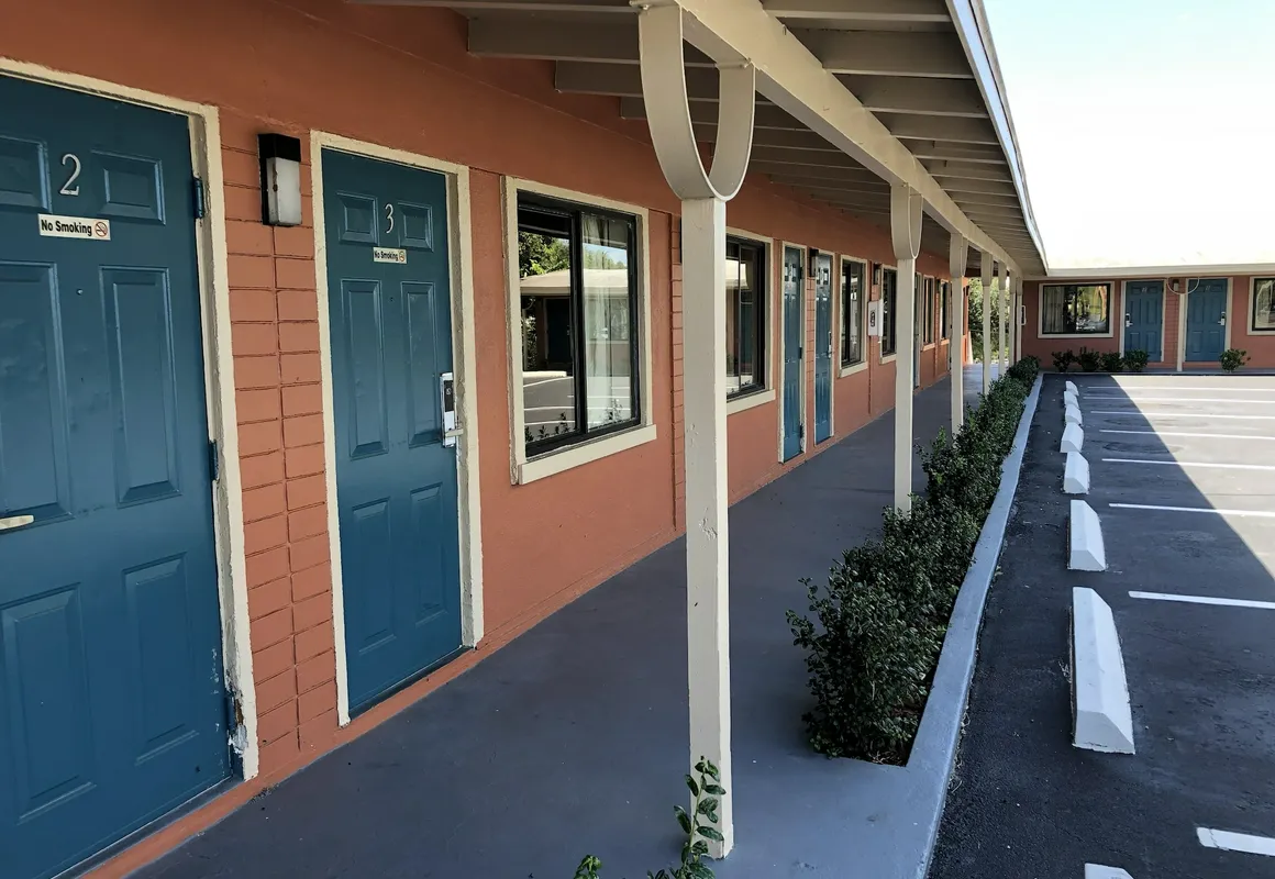 Ocala Cove Motel hotel hero