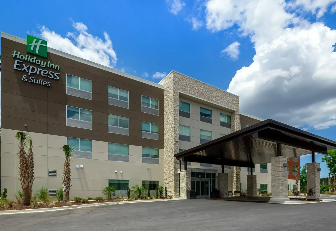 Holiday Inn Express & Suites Latta by IHG hotel hero