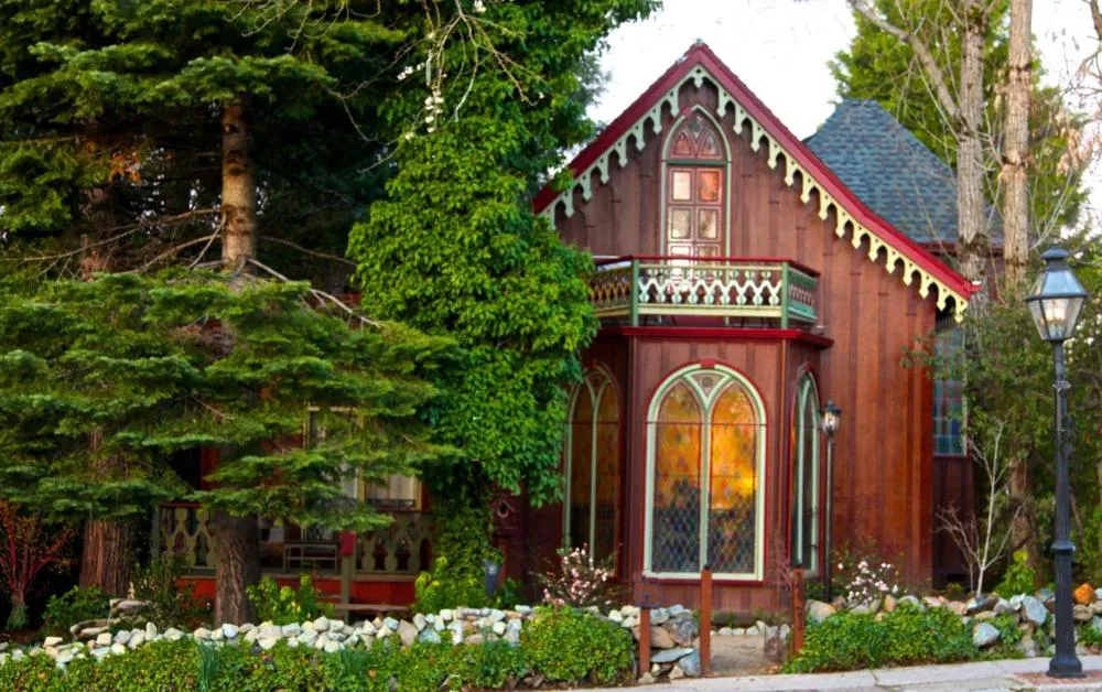 Two Room Inn hotel hero