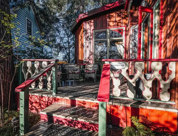 Two Room Inn hotel detail image 3