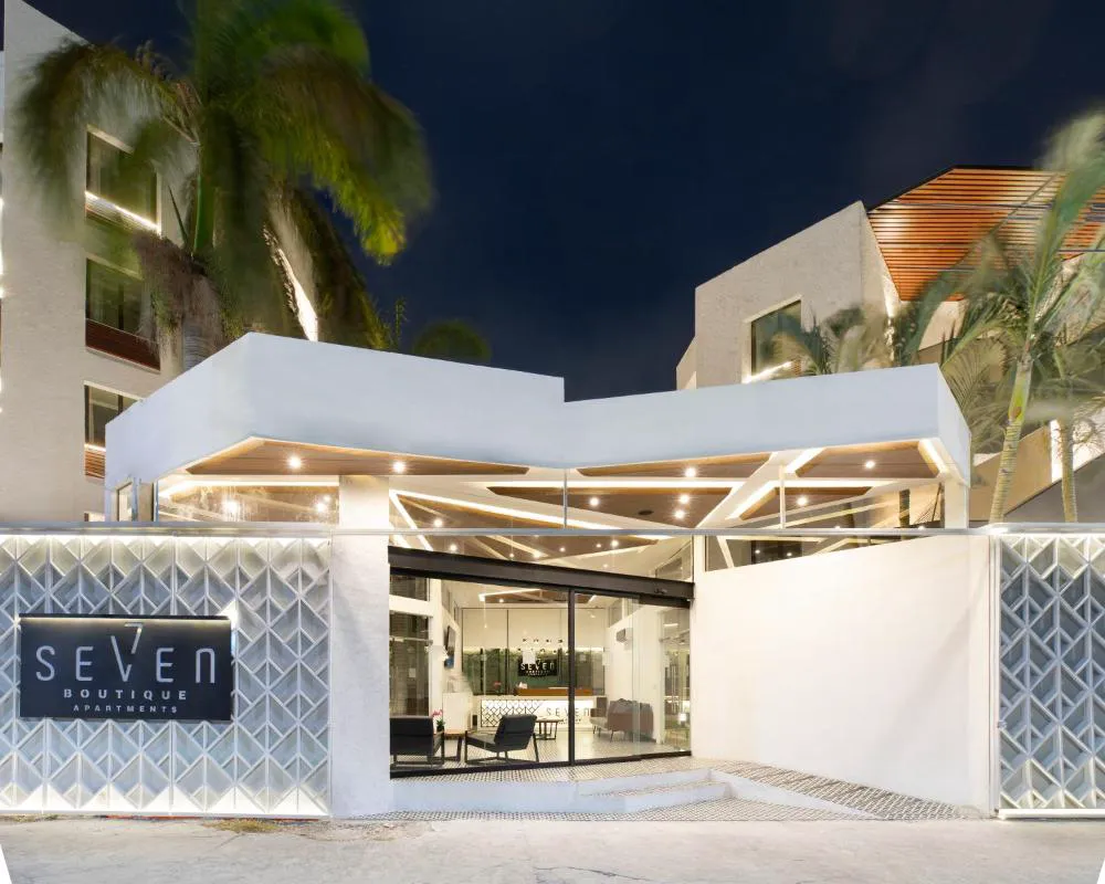 Seven Boutique Apartments Cancún hotel hero