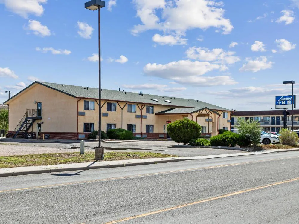 Luxury Inn hotel hero