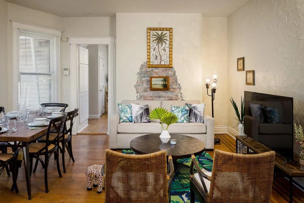 1858 Edgeland Avenue Unit One hotel hero