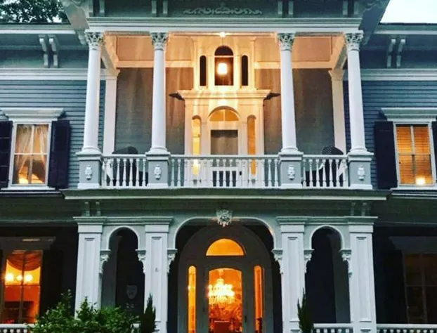 Elmwood 1820 Bed & Breakfast Inn hotel detail image 2