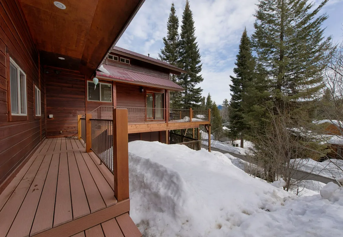 Hilltop Lodge by Casago McCall - Donerightmanagement hotel hero