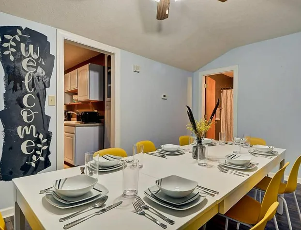 1433 Fletcher AveIndianapolis hotel detail image 2